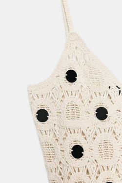 ZARA ТРИКОТАЖНОЕ ПЛАТЬЕ С ЗЕРКАЛЬНЫМИ ДЕТАЛЯМИ И БАХРОМОЙ, ЭКРЮ