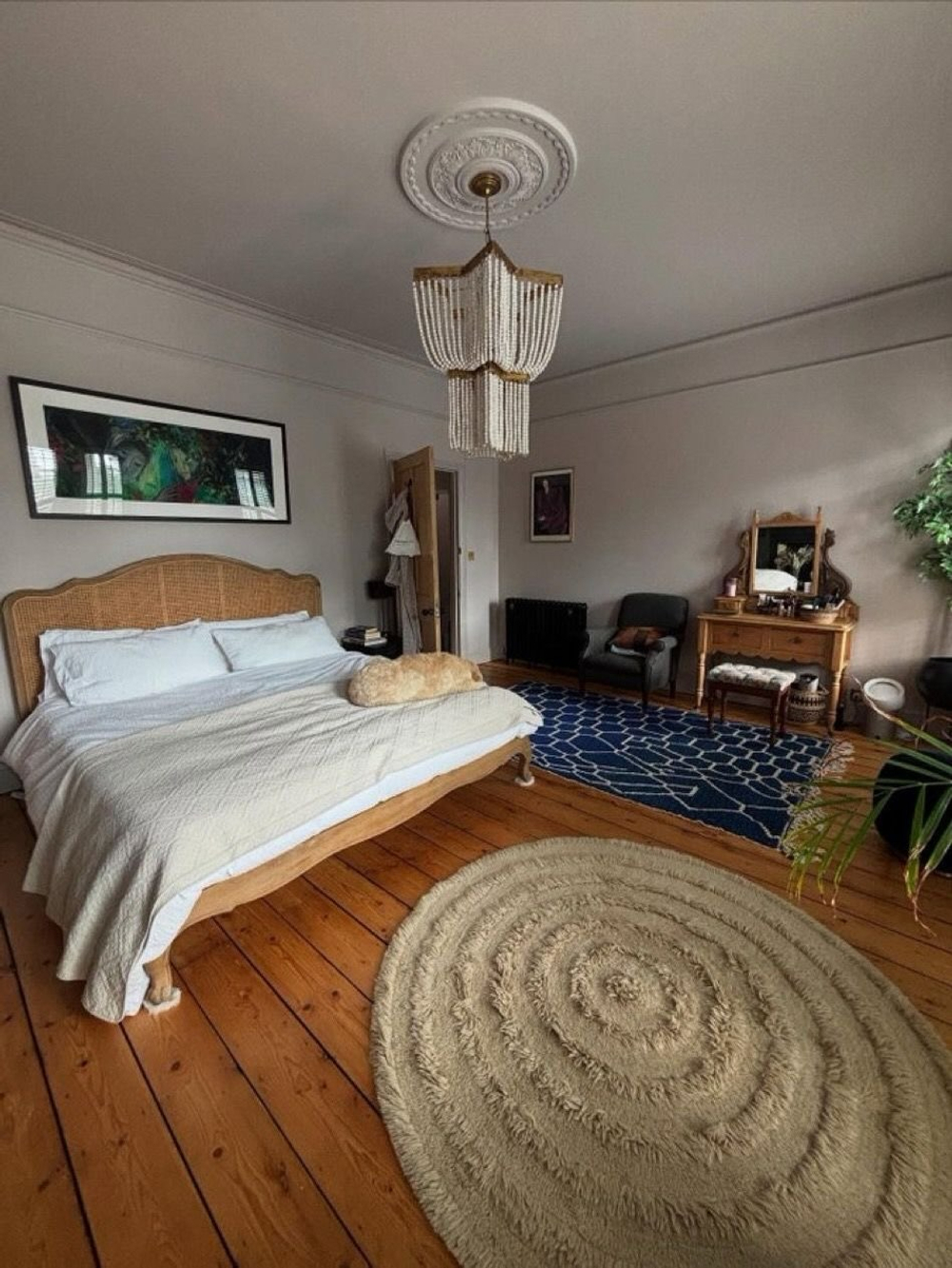 Люстра подвесная из деревянных бусинок