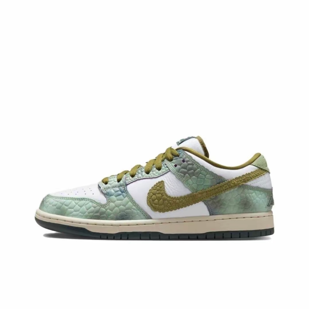 Nike Dunk Low x Alexis Sablone "Chameleon"