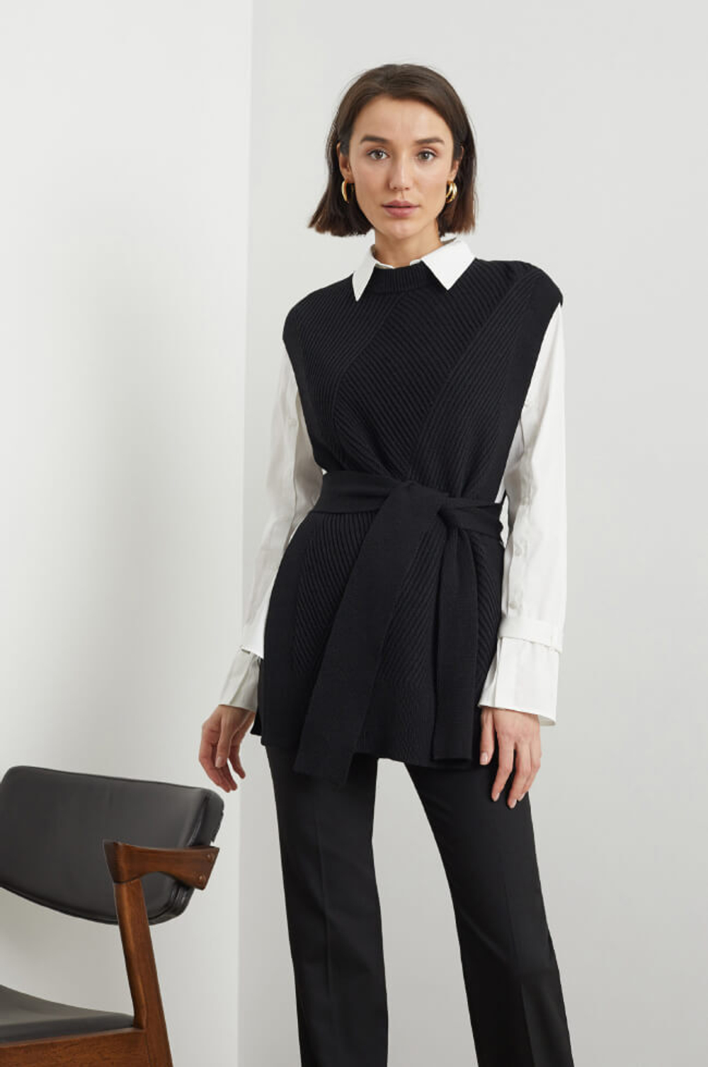 1732 Жилет женский (черный)