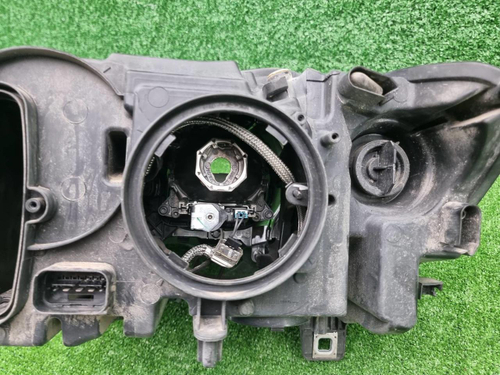 Битая Фара правая BMW X3 F25 (2014-2017) ксенон