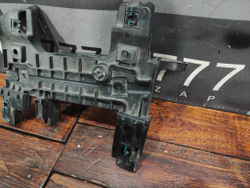 Кронштейн решетки радиатора левый Haval Jolion 21-нв Б/У Оригинал 5509117XST01A