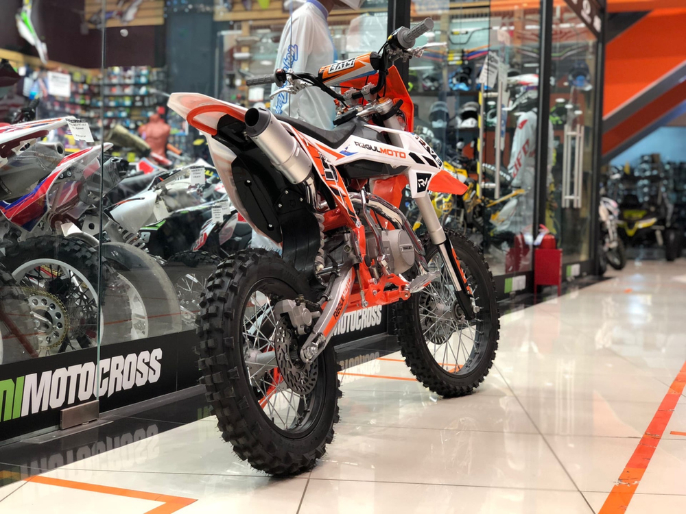 Питбайк Regulmoto FIVE YX125EM (механич.КПП) New 2020 (бело-оранжевый)
