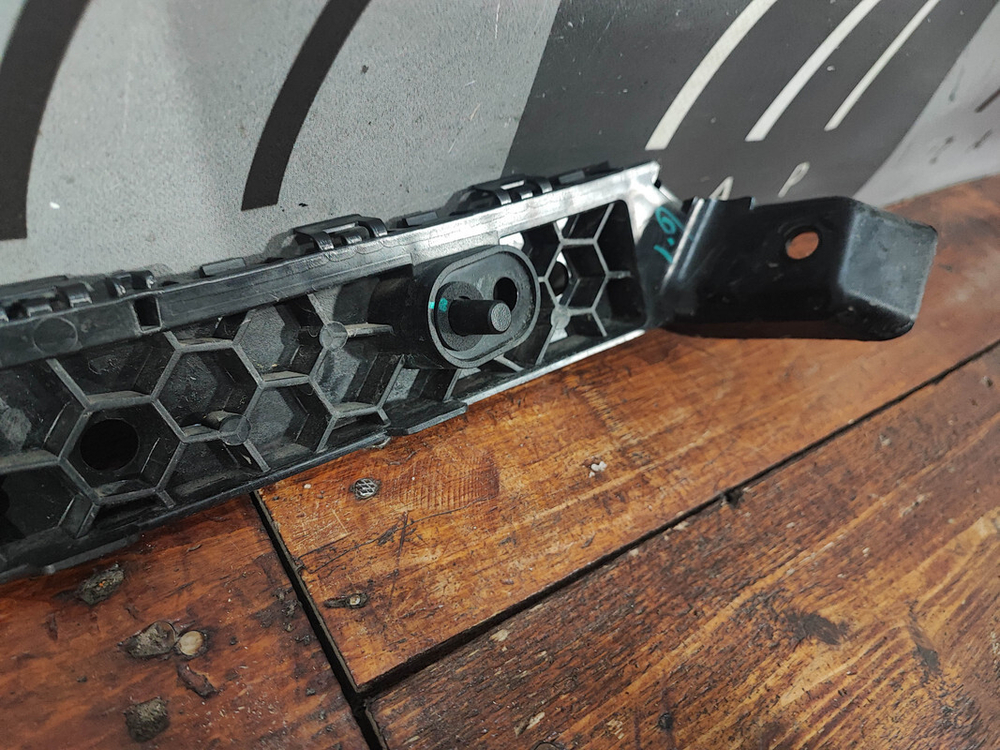 Кронштейн заднего бампера правый Chery Tiggo 7 Pro 20-24 Б/У Оригинал 602000610AA