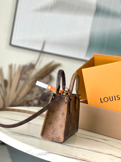 Louis Vuitton Onthego BB