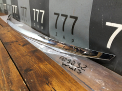 Накладка крышки багажника Mercedes E (W213) 16-21 Б/У Оригинал A2137573900