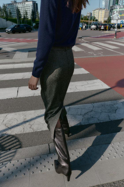 ZARA ЮБКА-КАРАНДАШ МИДИ С ЭФФЕКТОМ ЖАТКИ, СЕРЫЙ МЕЛАНЖ