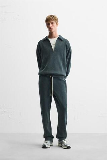 ZARA БРЮКИ-ДЖОГГЕРЫ ИЗ ТКАНИ С ЭФФЕКТОМ ПОТЕРТОСТИ, МОРСКОЙ СИНИЙ