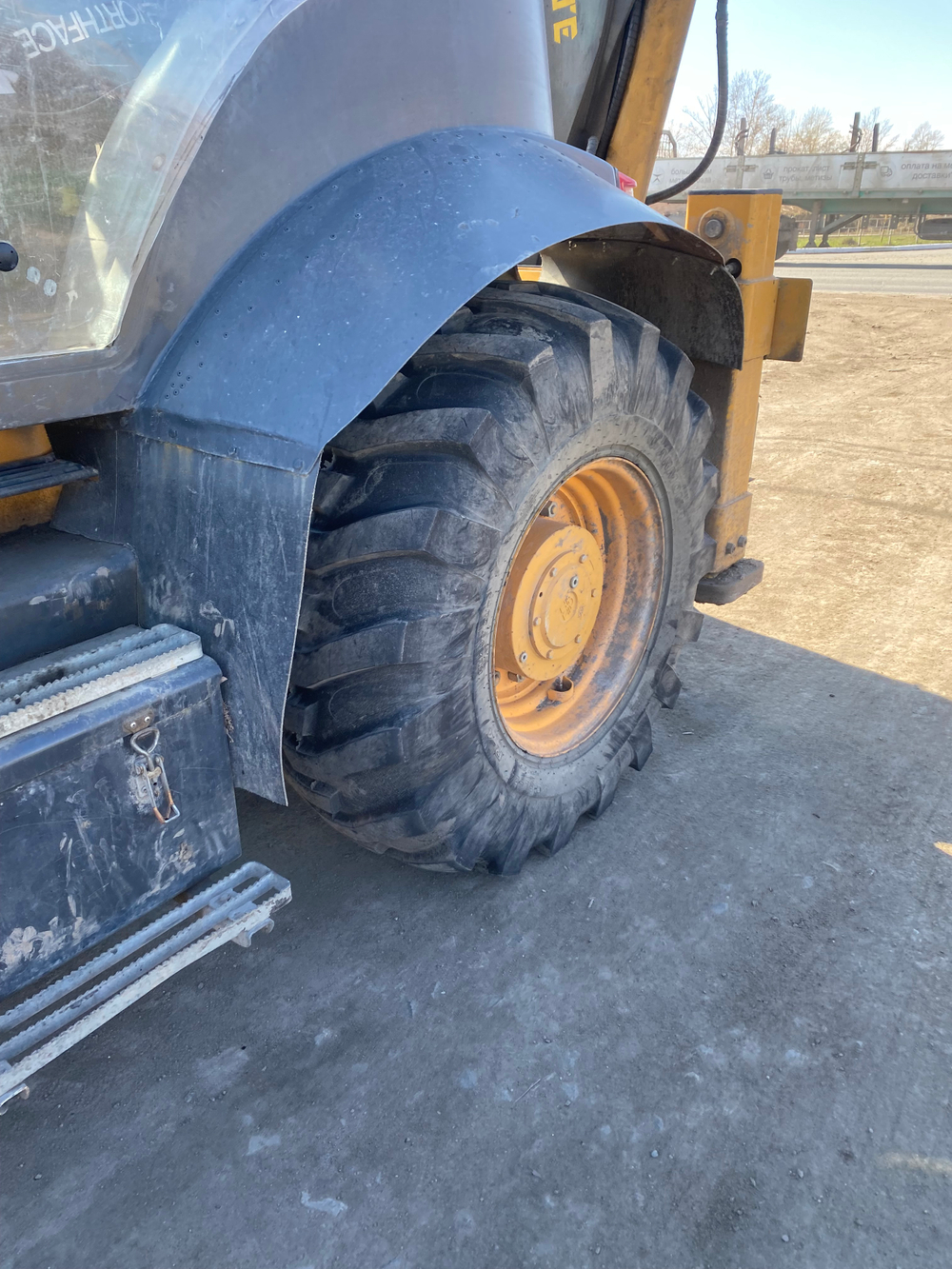 KYLOTON MR22 Фронтальный погрузчик MR22 (Дизельный, 3,6 л, 45 л.с., АТ)