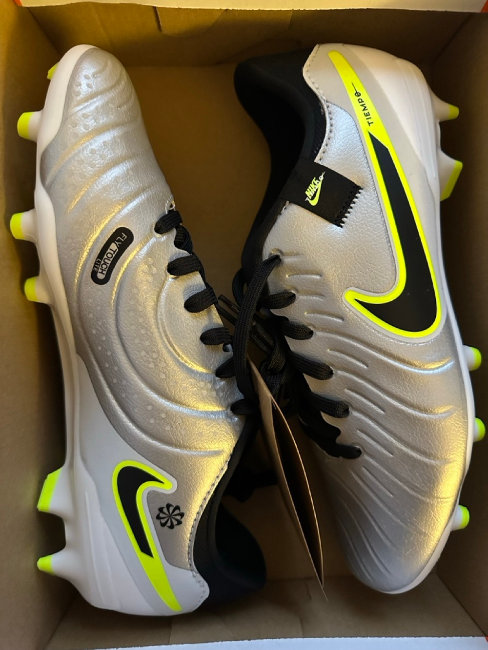 Бутсы Nike Tiempo Legend 10 Academy FG/MG - серебряный – купить по