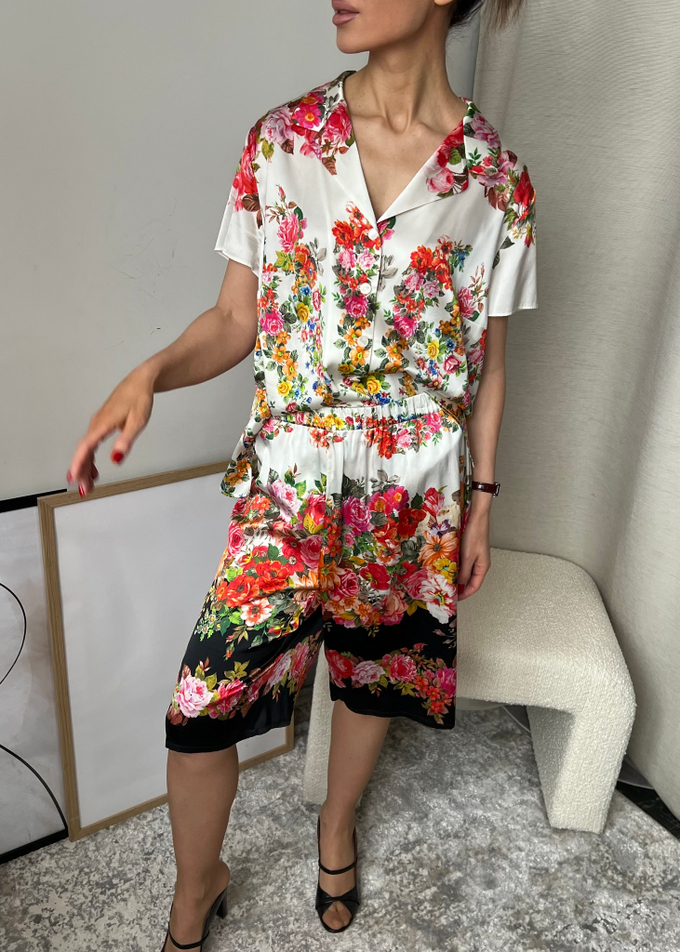 Шелковый костюм Versace, M