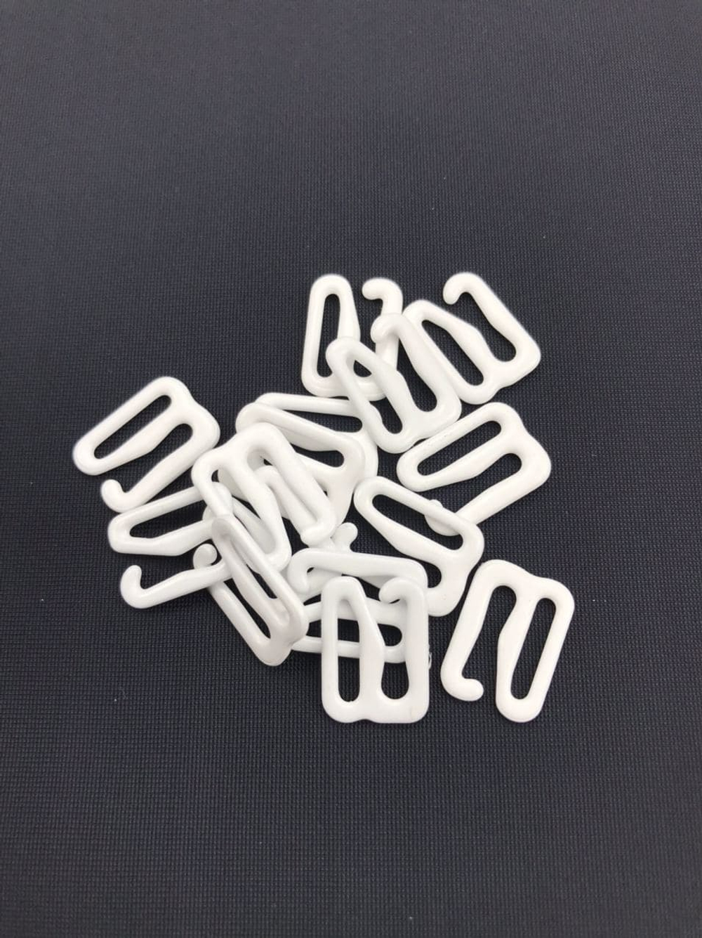 Застежка-крючок металл белый 10 мм