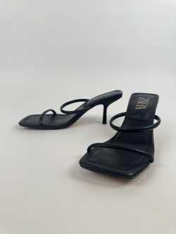 Босоножки Zara