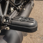 Комплект подножек Royal Enfield, тип - "Deluxe", черного цвета, арт. KXA00031