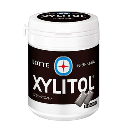 Резинка жевательная "Черная Мята" 143 г Lotte Xylitol Gum Black Mint Bottle