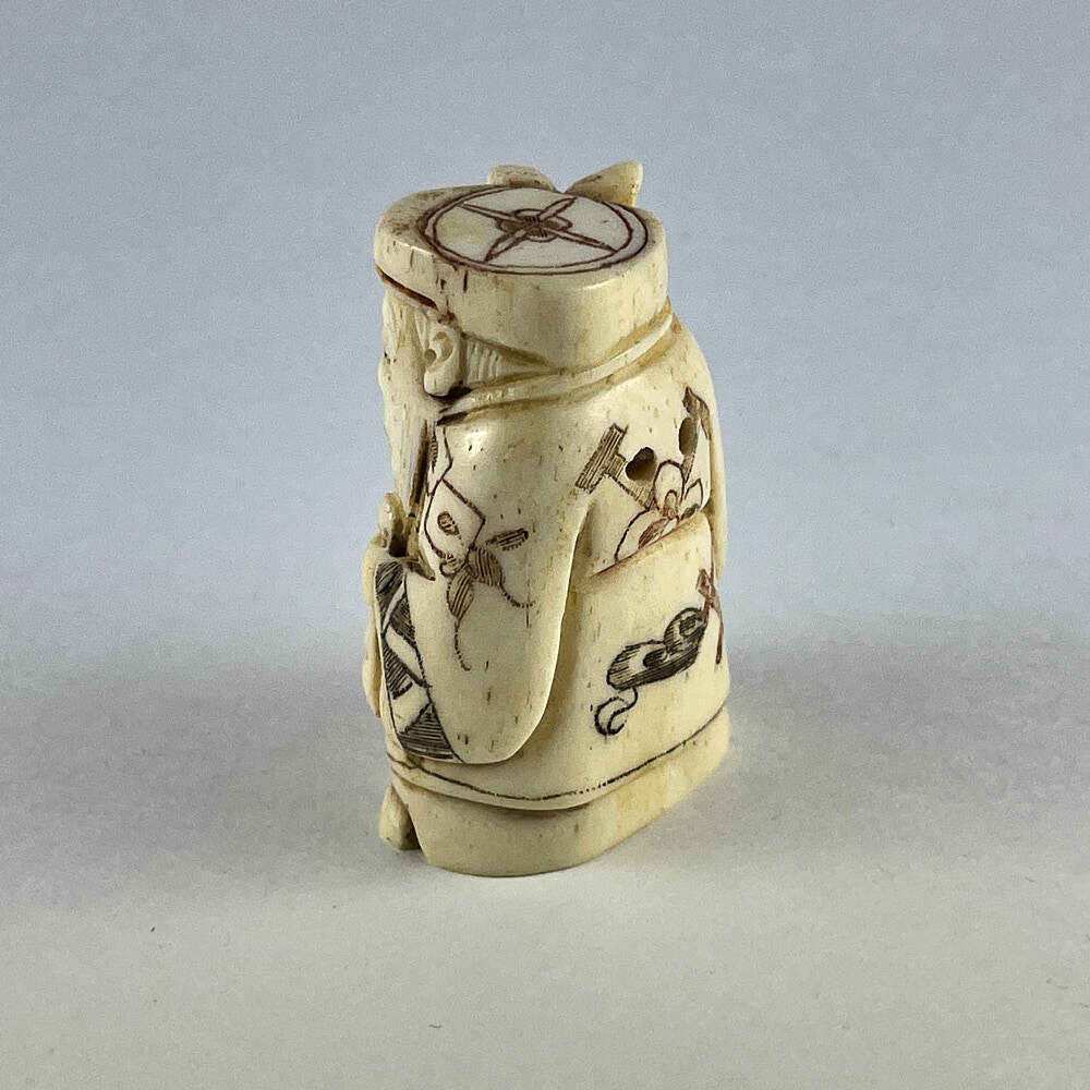 Статуэтка нэцкэ Дзюродзин с посохом и кисетом