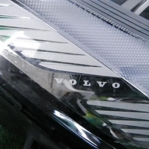 Фара правая Volvo XC60 2 (2017-2021) LED