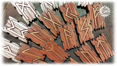 Руны скандинавские "Древо" из кедра, красные