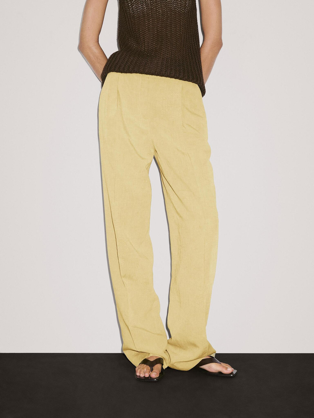 Massimo Dutti Костюмные брюки с защипами, лимонно-желтый