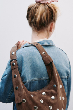 ZARA СУМКА С ЗАКЛЕПКАМИ, КОРИЧНЕВЫЙ