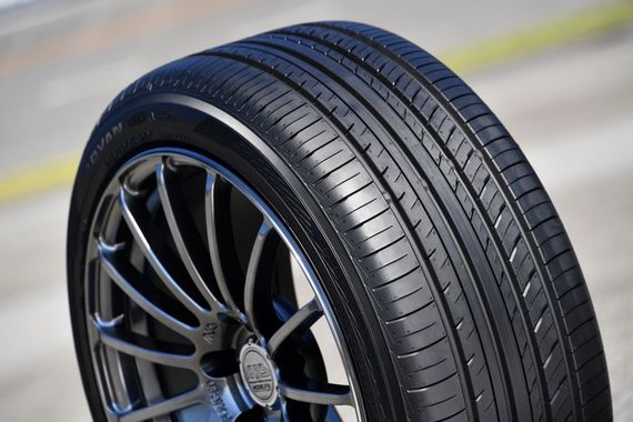 Yokohama Advan dB V552 225/55 R17 97W