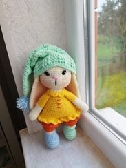 Yumşaq oyuncaq Yaşıl papaqlı dovşan qız