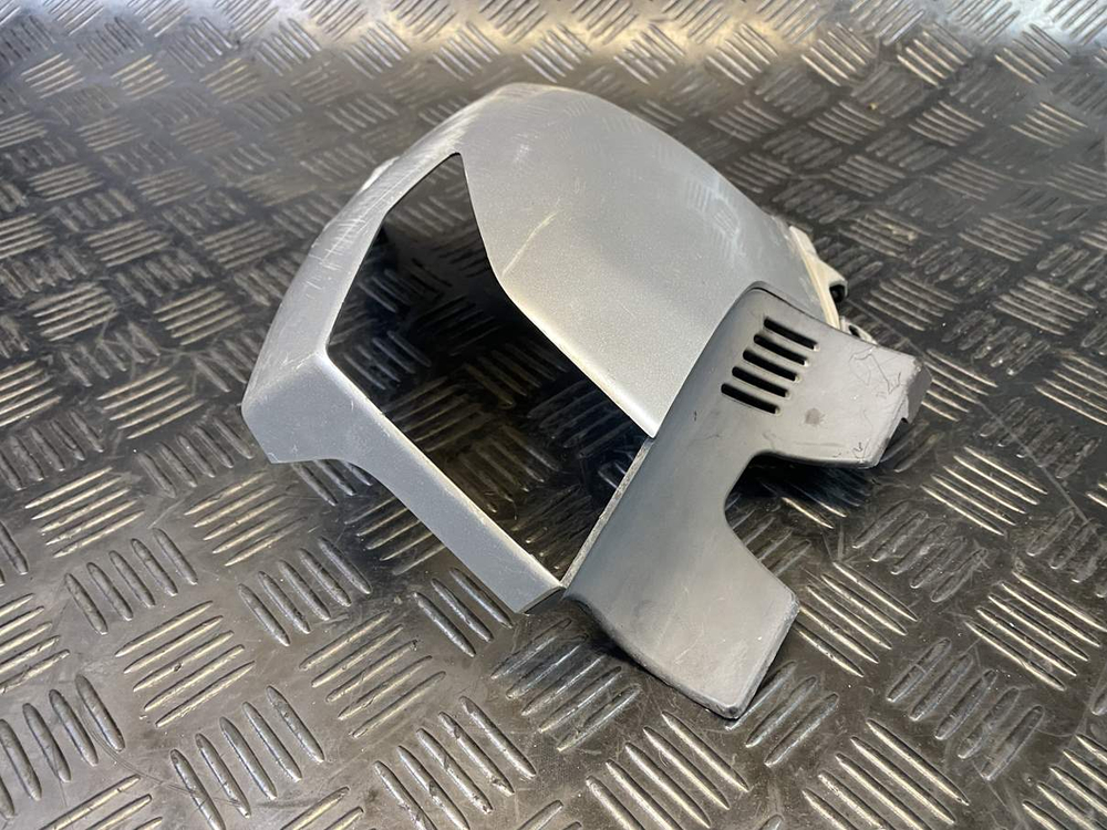 Пластик передний правый Suzuki GSR400 (GK7DA) 44171-44G0