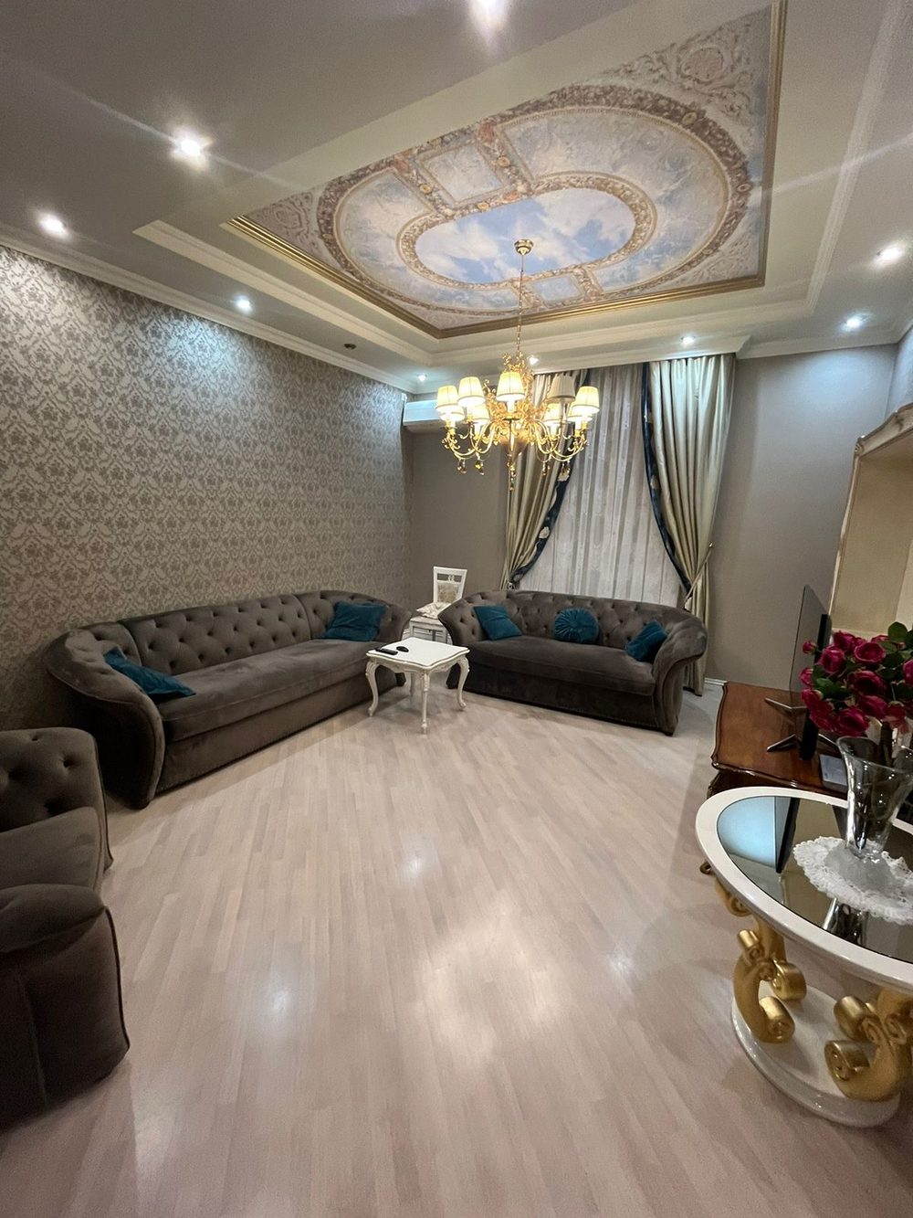Сдаётся дом в Краснодаре 170 м², 3 сотки земли по улице красных партизан стоимость 190 тысяч в месяц залог 190 тысяч , на любой срок, залог возвратный ,если предупреждает за 30 дней, 6 комнат