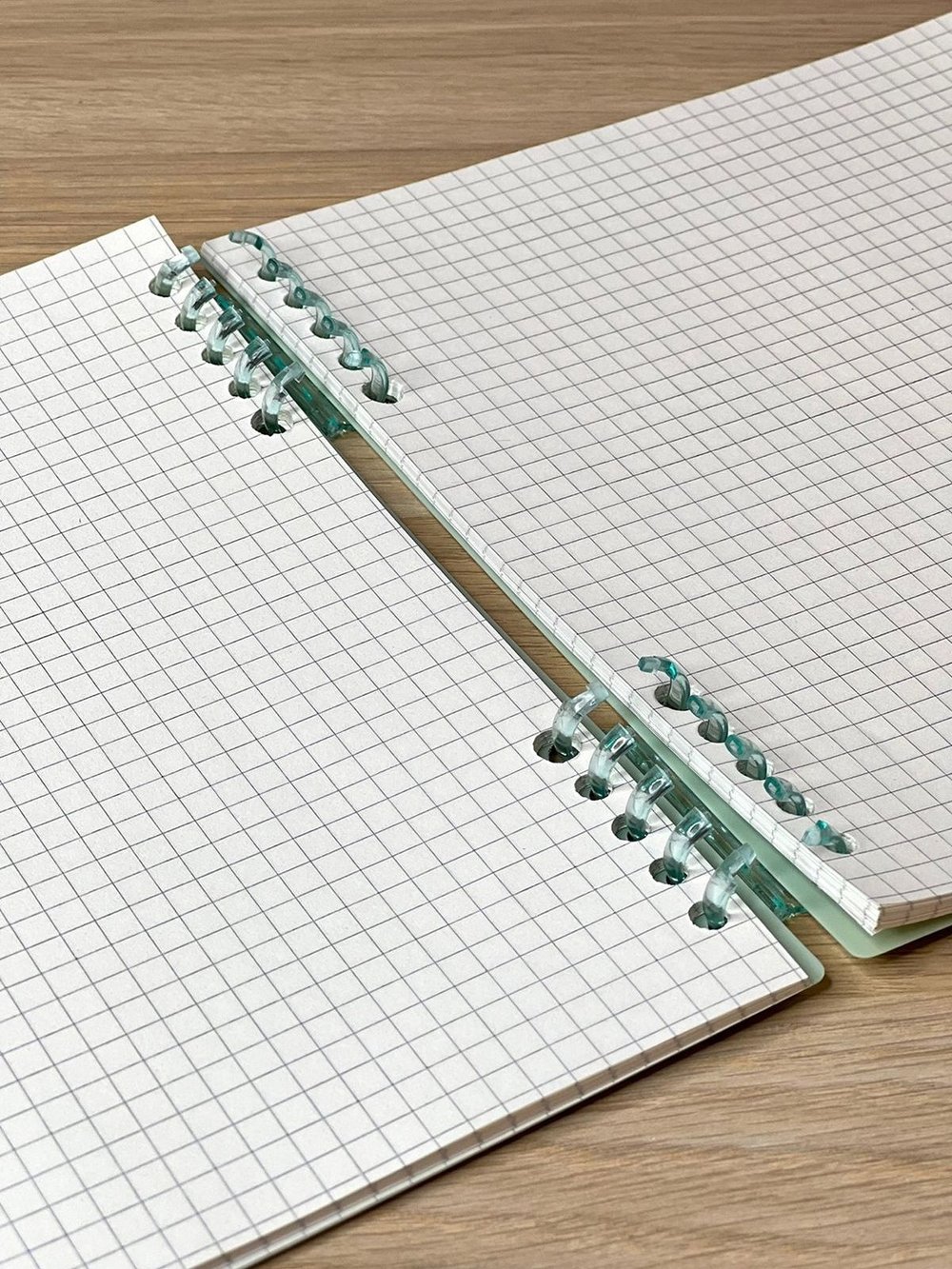 Блокнот квадратный в клетку 60л 195х210 мм св.зеленый (8808-012)