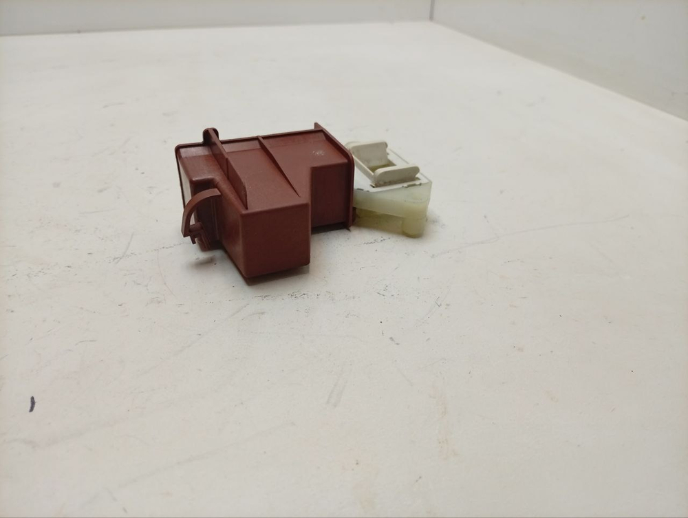 WFXI2840EU кт22 Устройство блокировки люка для стиральной машины 603521 б/у