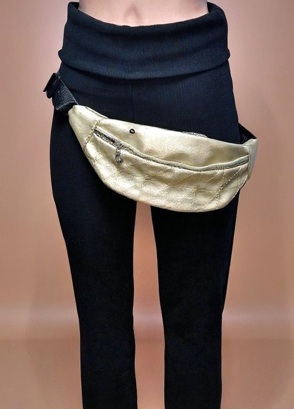 Сумка поясная женская, цвет золотистый