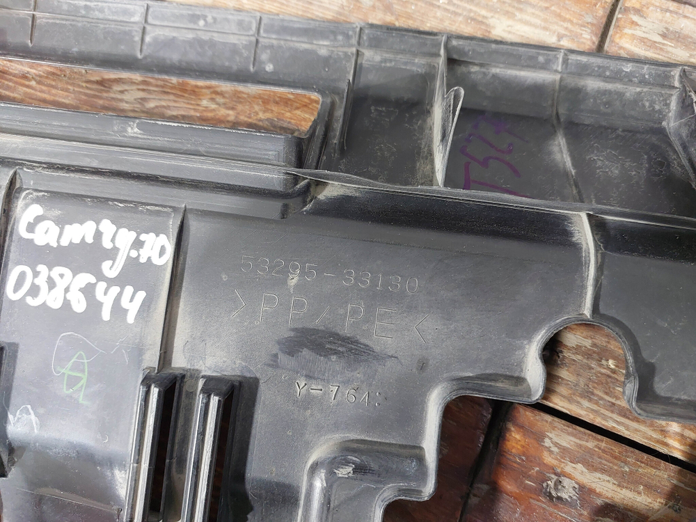 Кожух замка капота Toyota Camry (XV70) 17-нв Б/У Оригинал 5329533130