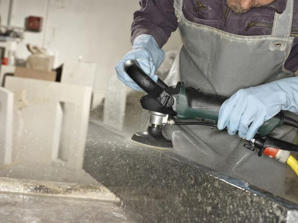 Полировальная машинка METABO PWE 11-100 602050000