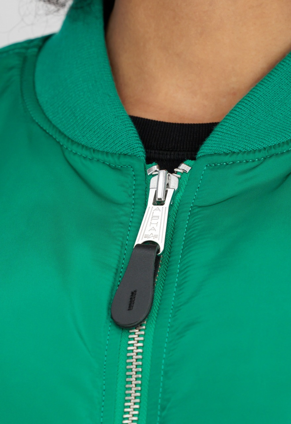 Куртка утепленная женская ALPHA INDUSTRIES MA-1 Core