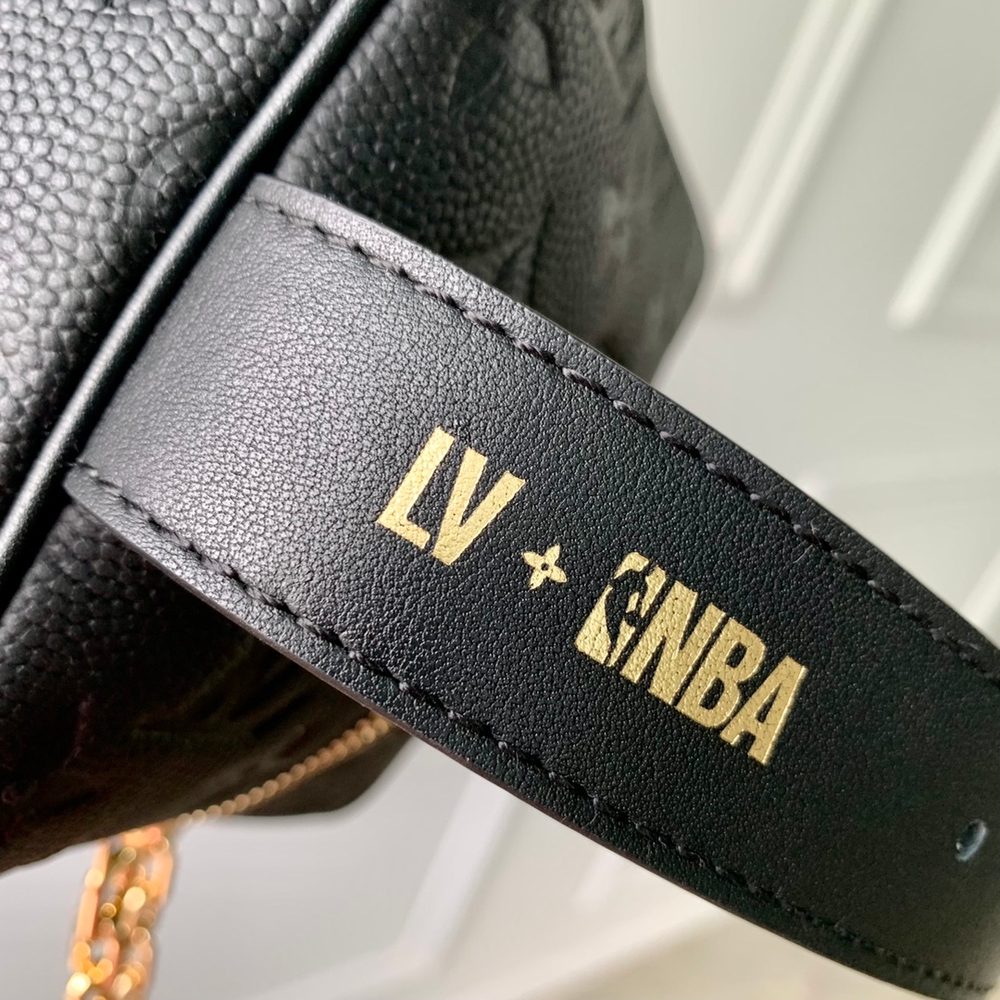 Louis Vuitton Cloakroom Dopp Kit