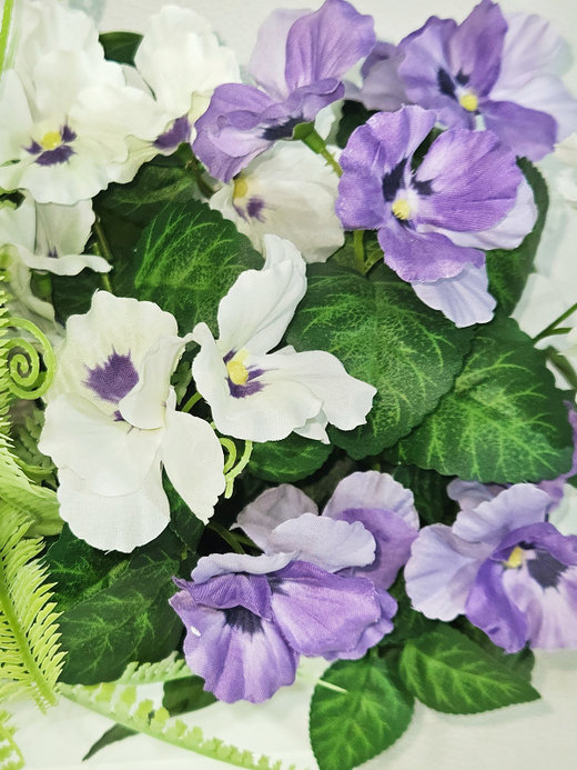 Искусственные цветы Виола с зеленью в балконном ящике