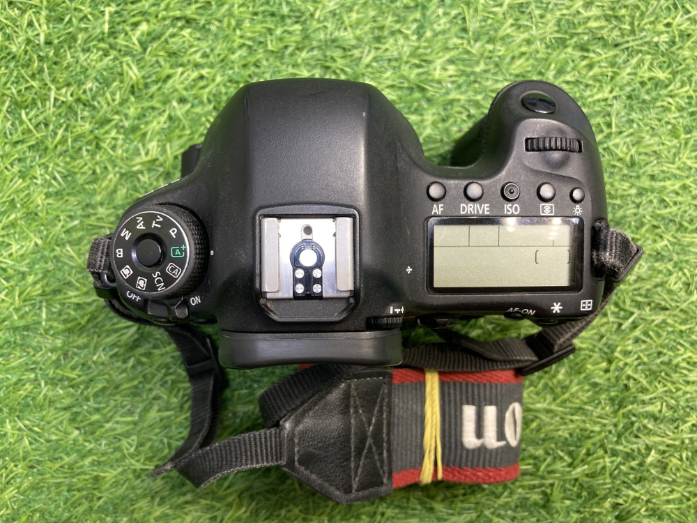 Canon EOS 6D (65 900) Покупка/Продажа