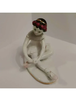 Фарфоровая статуэтка "Маленькая балерина"