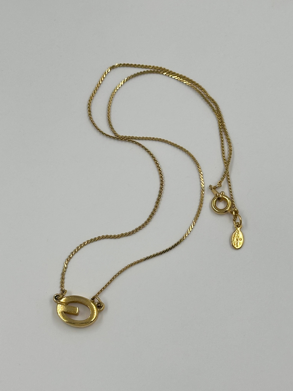 Кулон-лого Givenchy