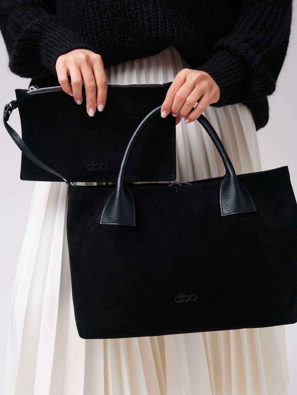 Замшевая сумка Iris DBR 31372 черный велюр