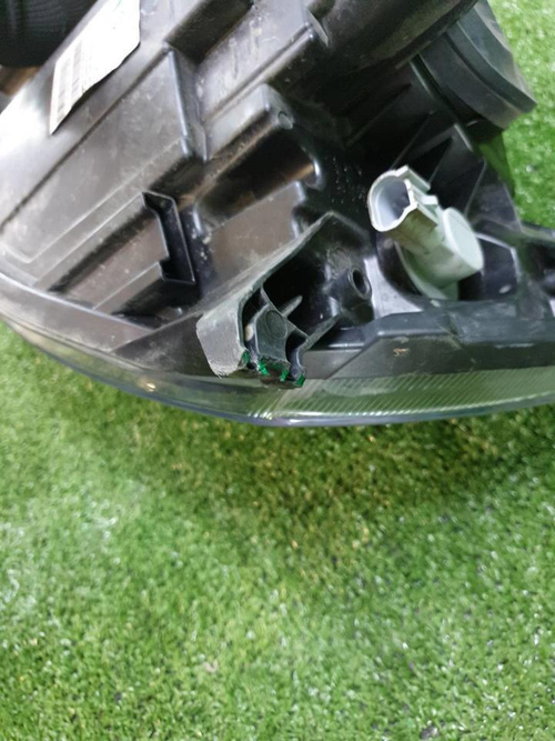 Битая Фара правая Lada Kalina 2 (2013-2018) галоген