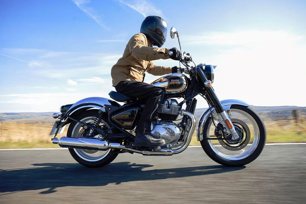 Royal Enfield Classic 650 Black Chrome (Premium)