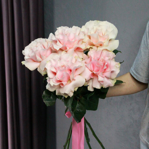 Букет 5 французских розовых роз