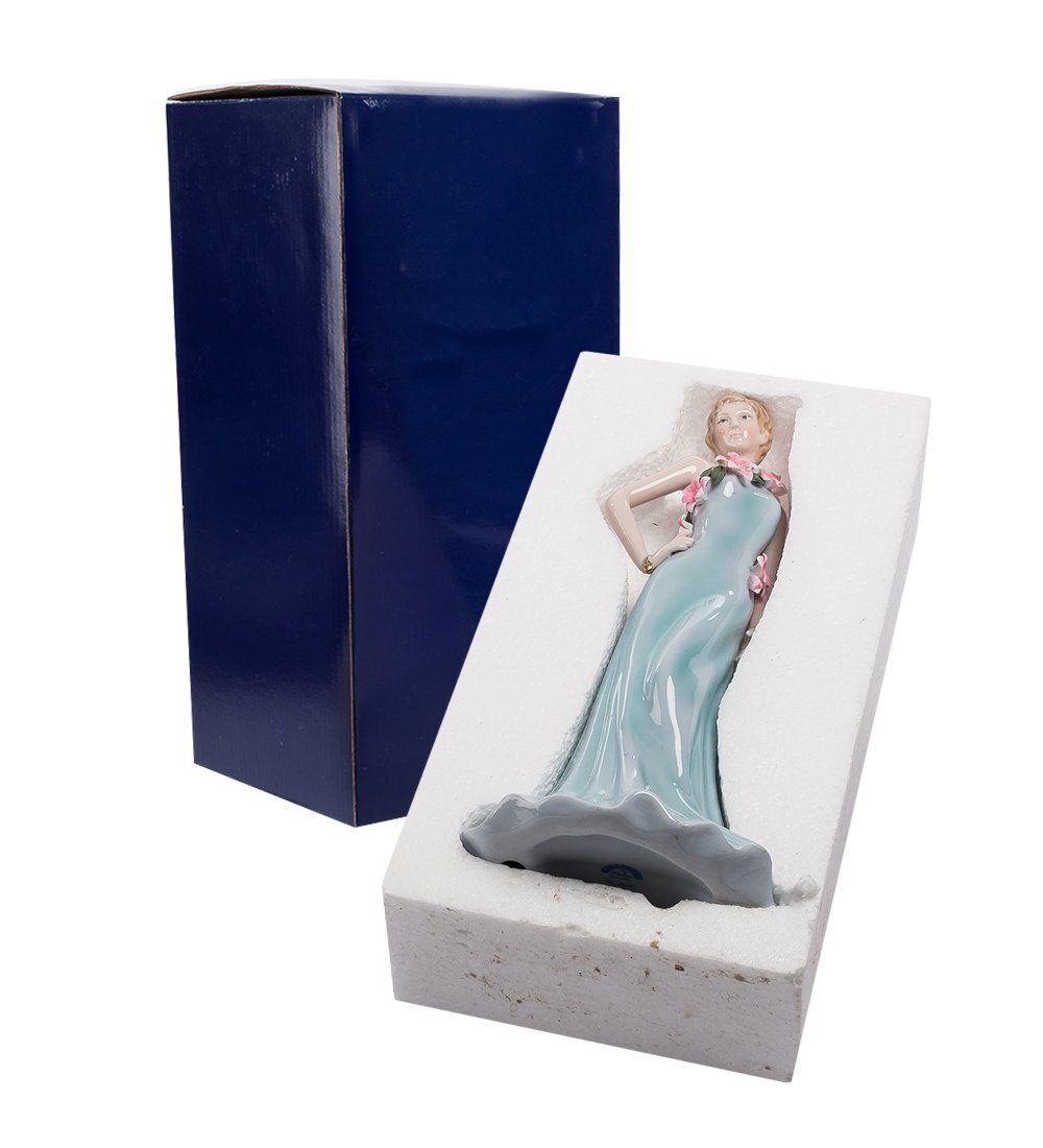 Pavone CMS-20/35 Статуэтка «Дама в вечернем платье»