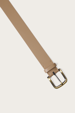 РЕМЕНЬ ИЗ КОЖИ С МЕТАЛЛИЧЕСКОЙ ПРЯЖКОЙ