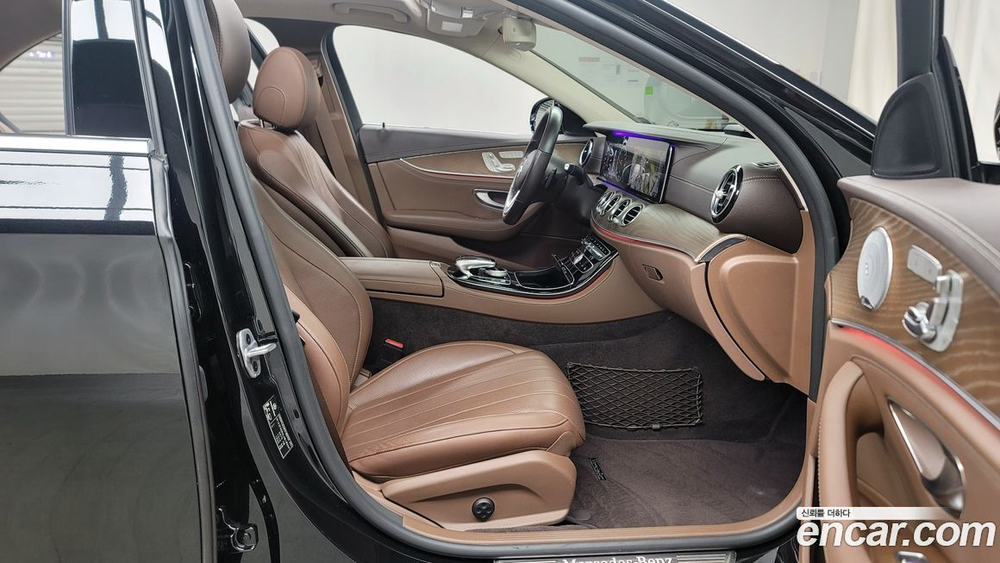 Mercedes-Benz E-Class W213 E300e 4MATIC Exclusive (04.2020)