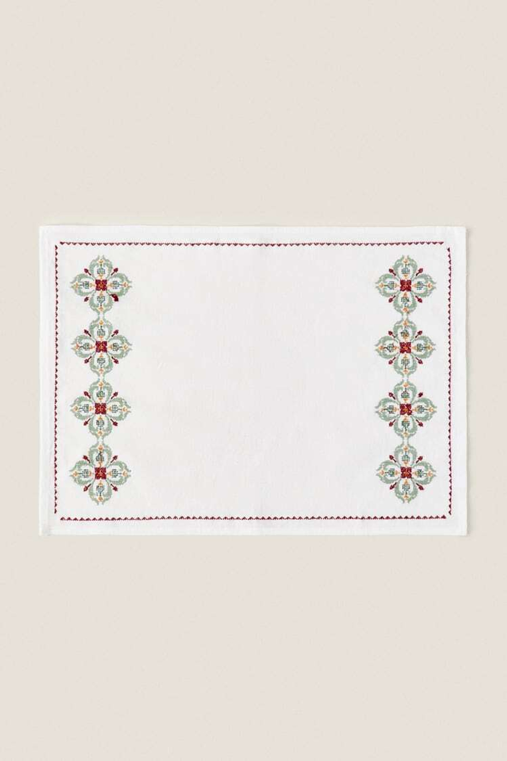 ZARA HOME САЛФЕТКА ИЗ ХЛОПЧАТОБУМАЖНОГО ЛЬНА С ВЫШИВКОЙ, ЦВЕТ МОРСКОЙ ВОЛНЫ