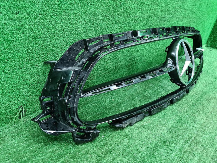 Решетка радиатора Mercedes E C238 (2020-2023)