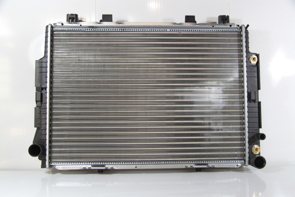 Радиатор охлаждения Mercedes S-Class W140