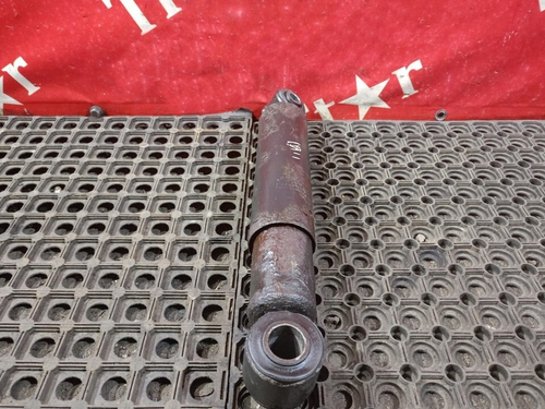 Амортизатор задний